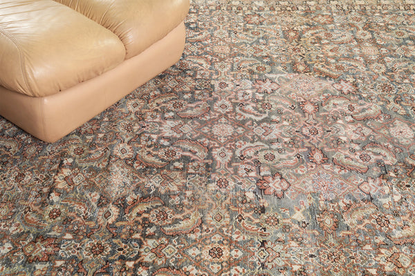 Antique Persian Mahal - close-up of weave texture and pile [#12]