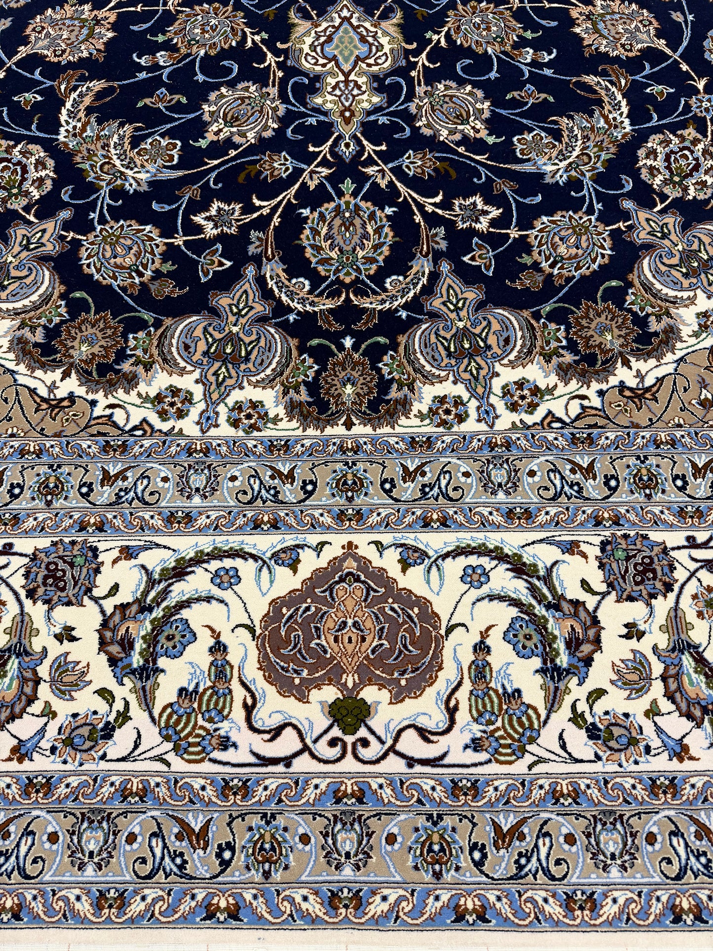 Ex-Fine Isfahan Silk Foundation
