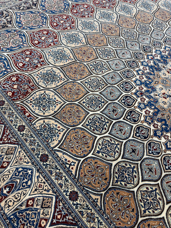 Ex-Fine Persian Naein Habibian - close-up of weave texture and pile