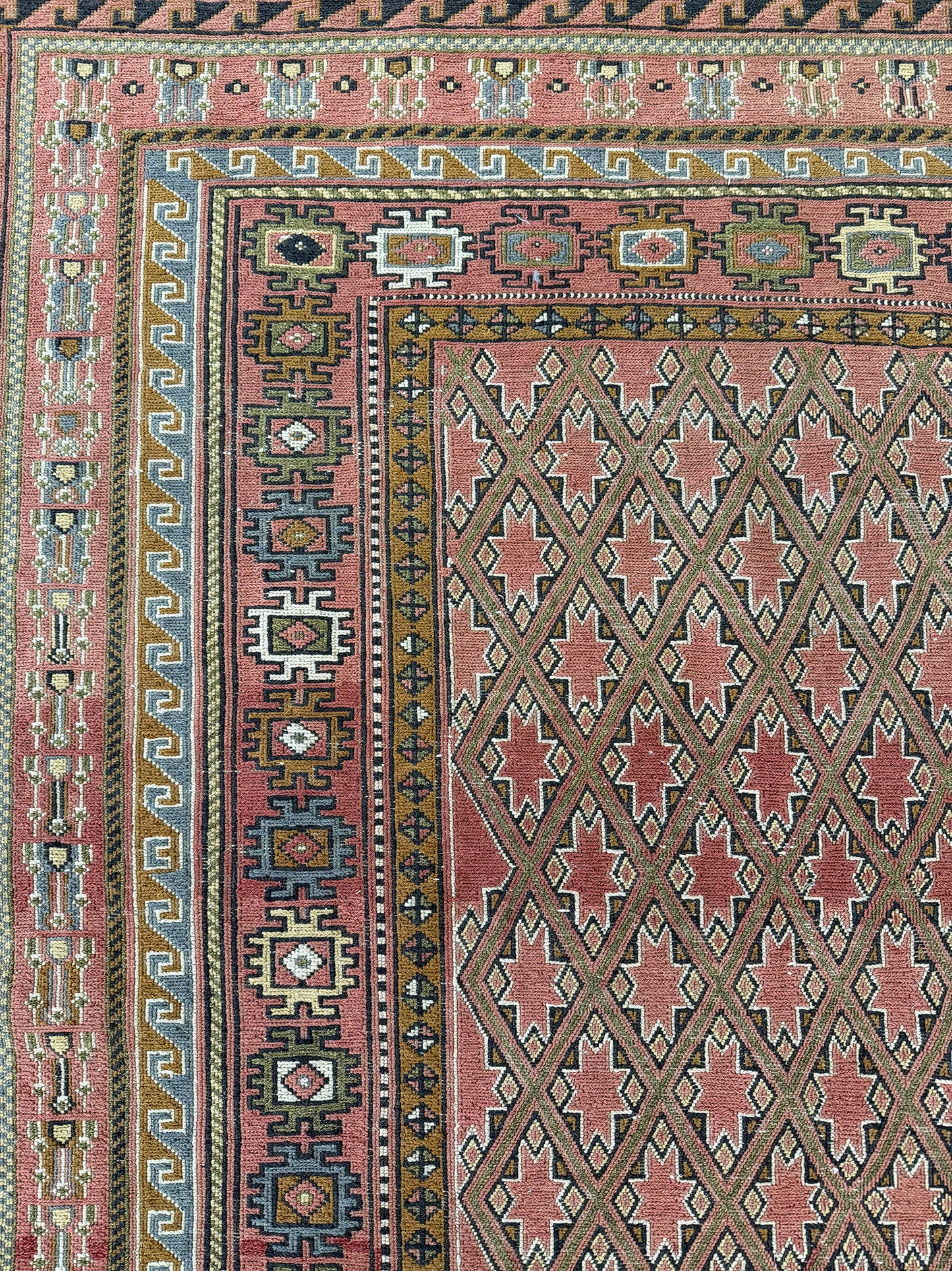 Vintage Persian Northwest Kilim - flat-weave kilim - close-up of weave texture and pile