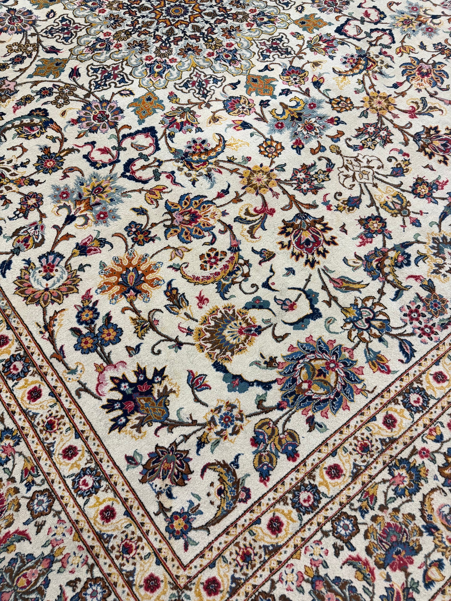 Antique Persian Kashan - close-up of weave texture and pile [#2]