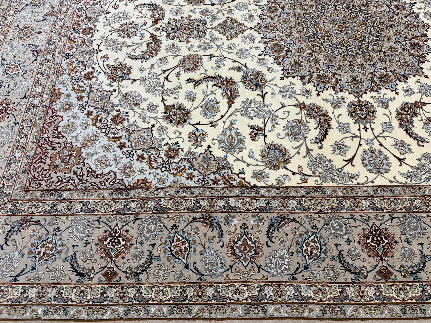 Fine Persian Isfahan Davari - close-up of weave texture and pile