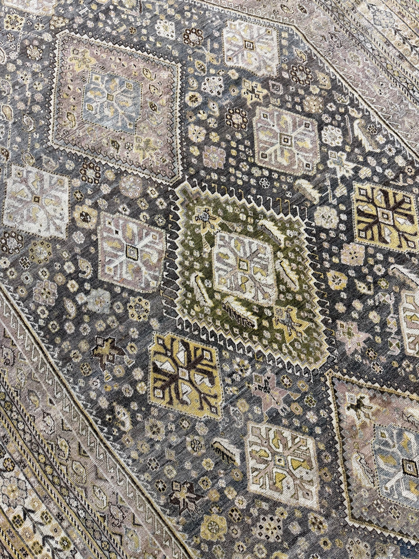 Antique Persian Shiraz - close-up of weave texture and pile