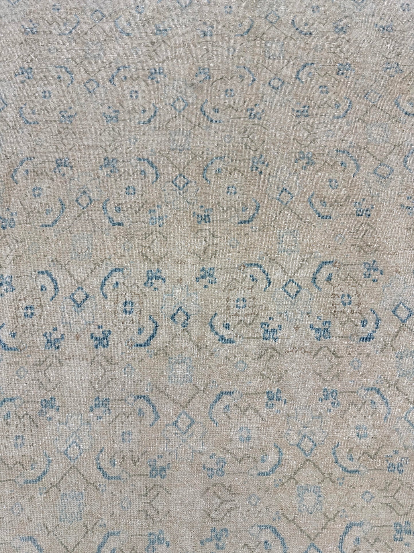 Antique Persian Mahal - close-up of weave texture and pile [#14]