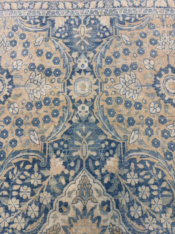 Antique Persian Tabriz - close-up of weave texture and pile [#35]