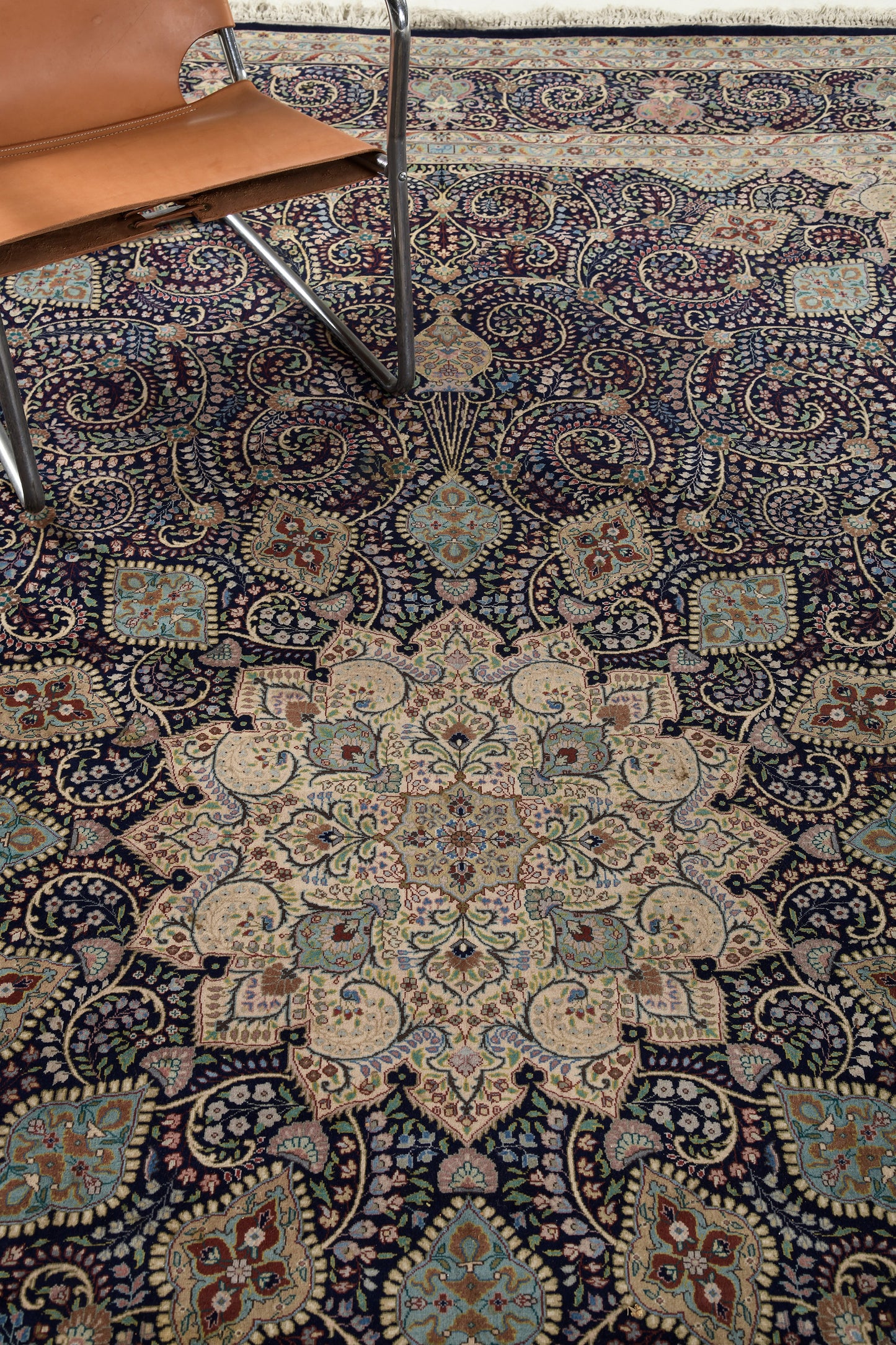 Vintage Fine Persian Tabriz - detailed border and fringe [#9]