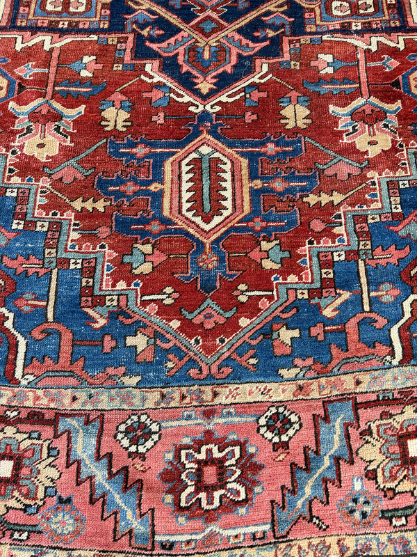 Antique Persian Serapi - detailed border and fringe