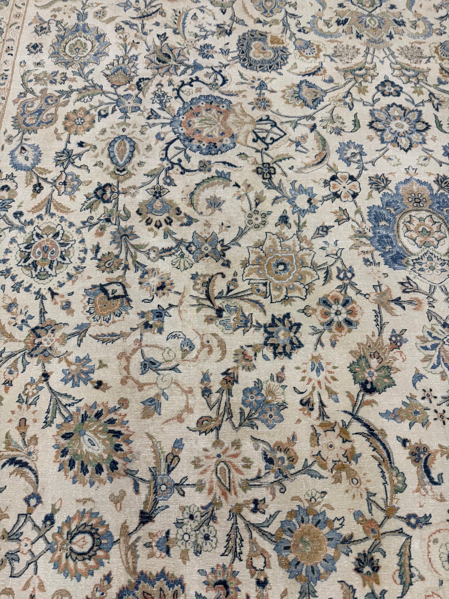 Vintage Persian Kashan Rug Allover Design - close-up of weave texture and pile