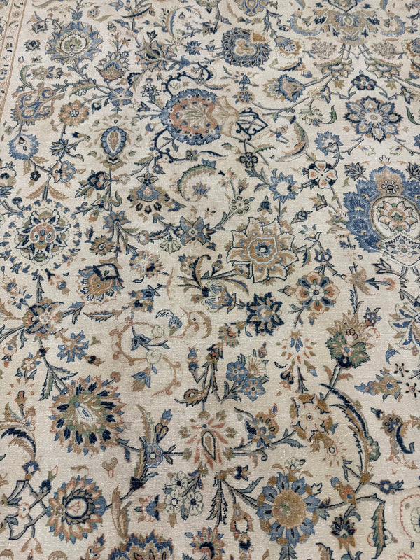 Vintage Persian Kashan Rug Allover Design - close-up of weave texture and pile