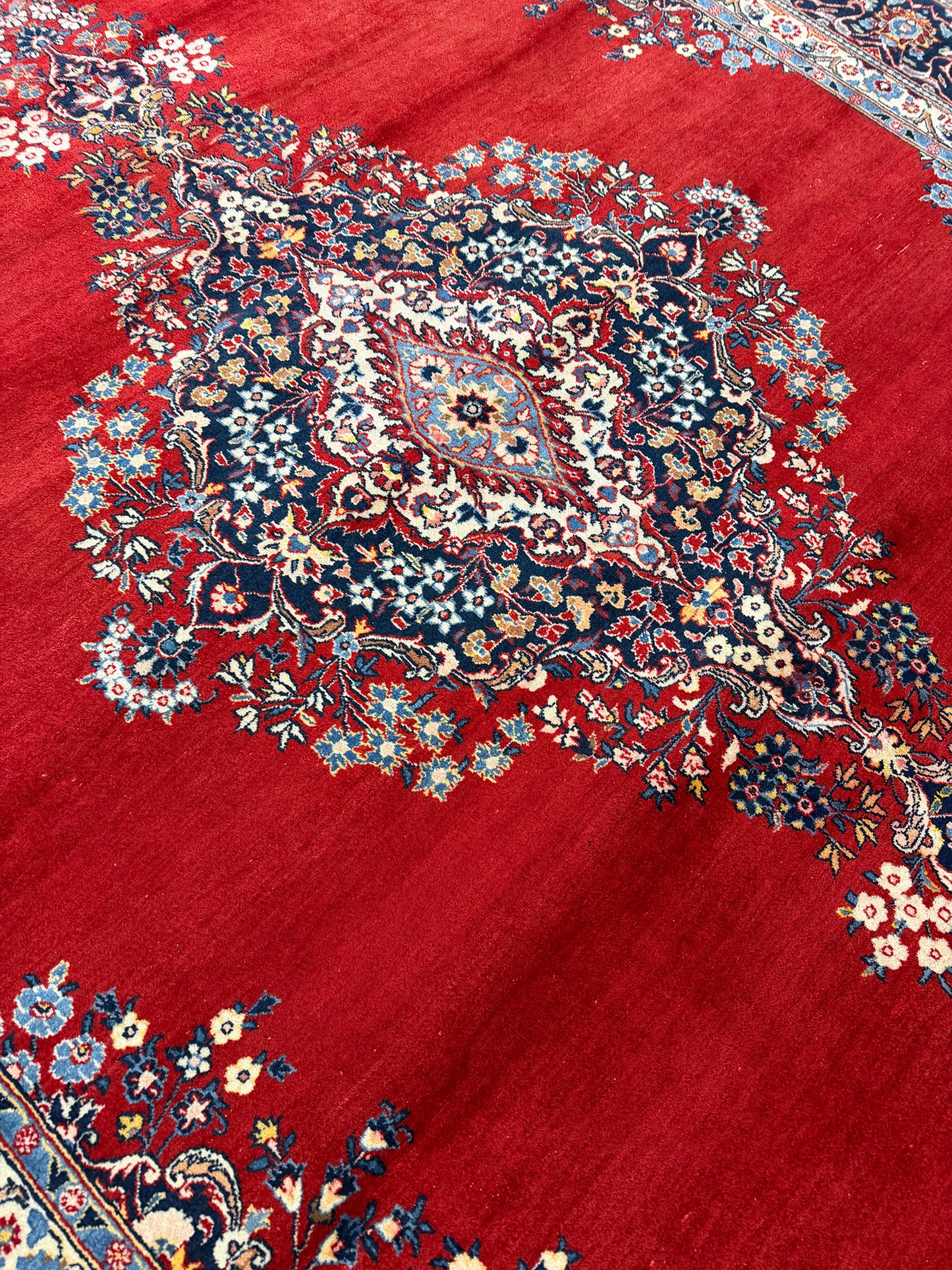 Vintage Persian Kashan Rug - detailed border and fringe