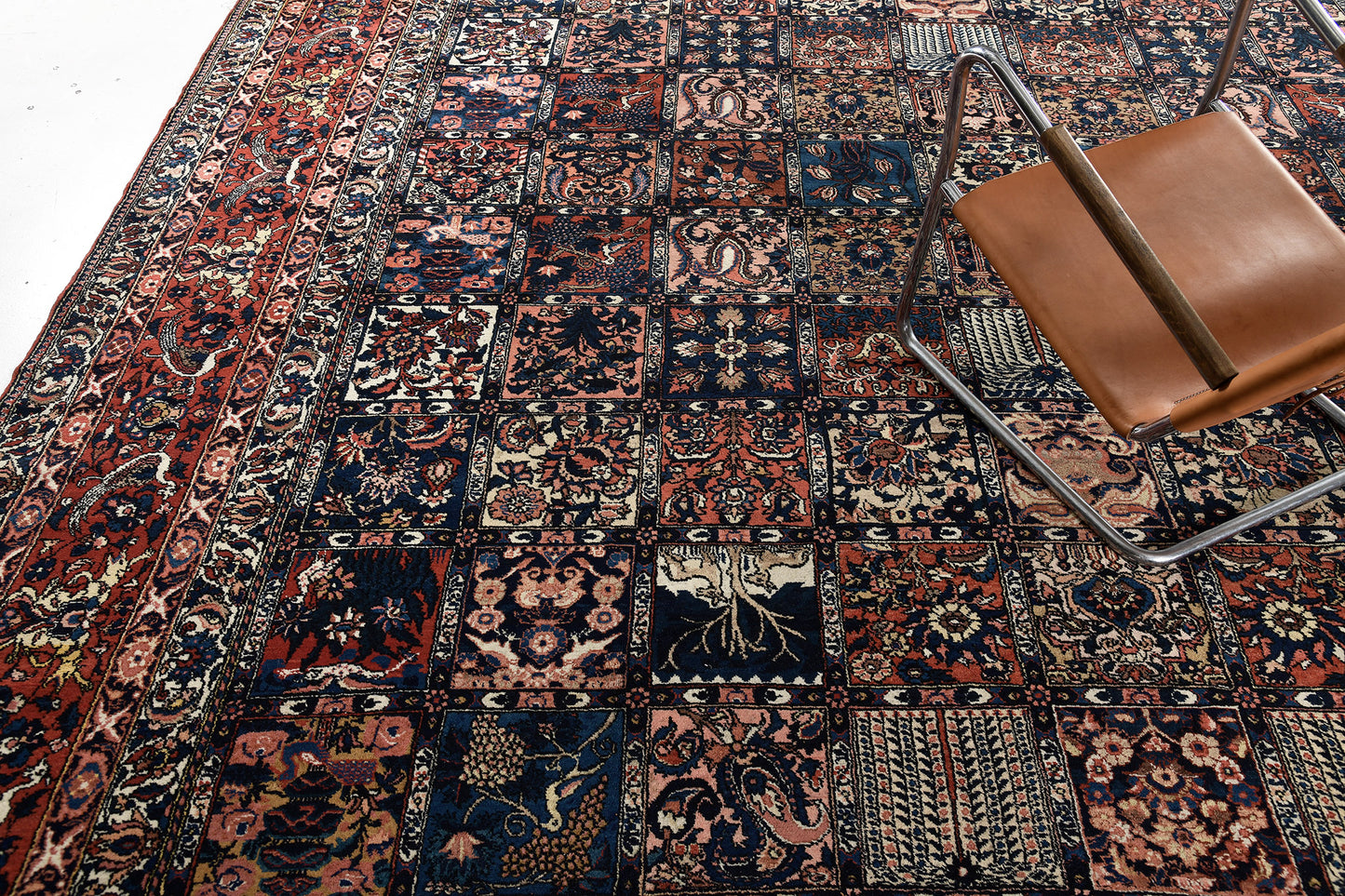 Vintage Persian Bakhtiari - close-up of weave texture and pile [#2]