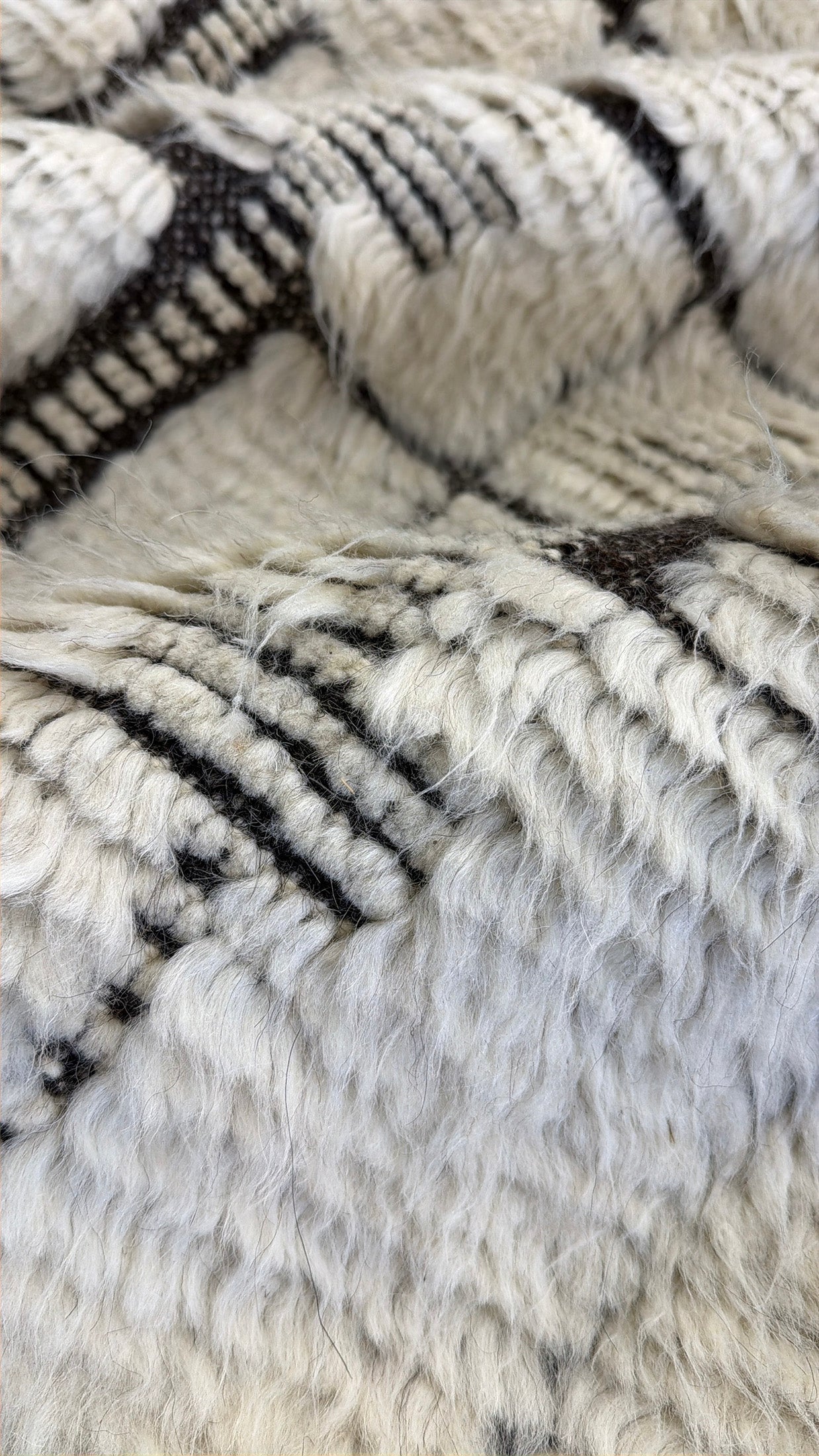 Ibis, Sandpiper Collection, Ivory Black - detailed border and fringe