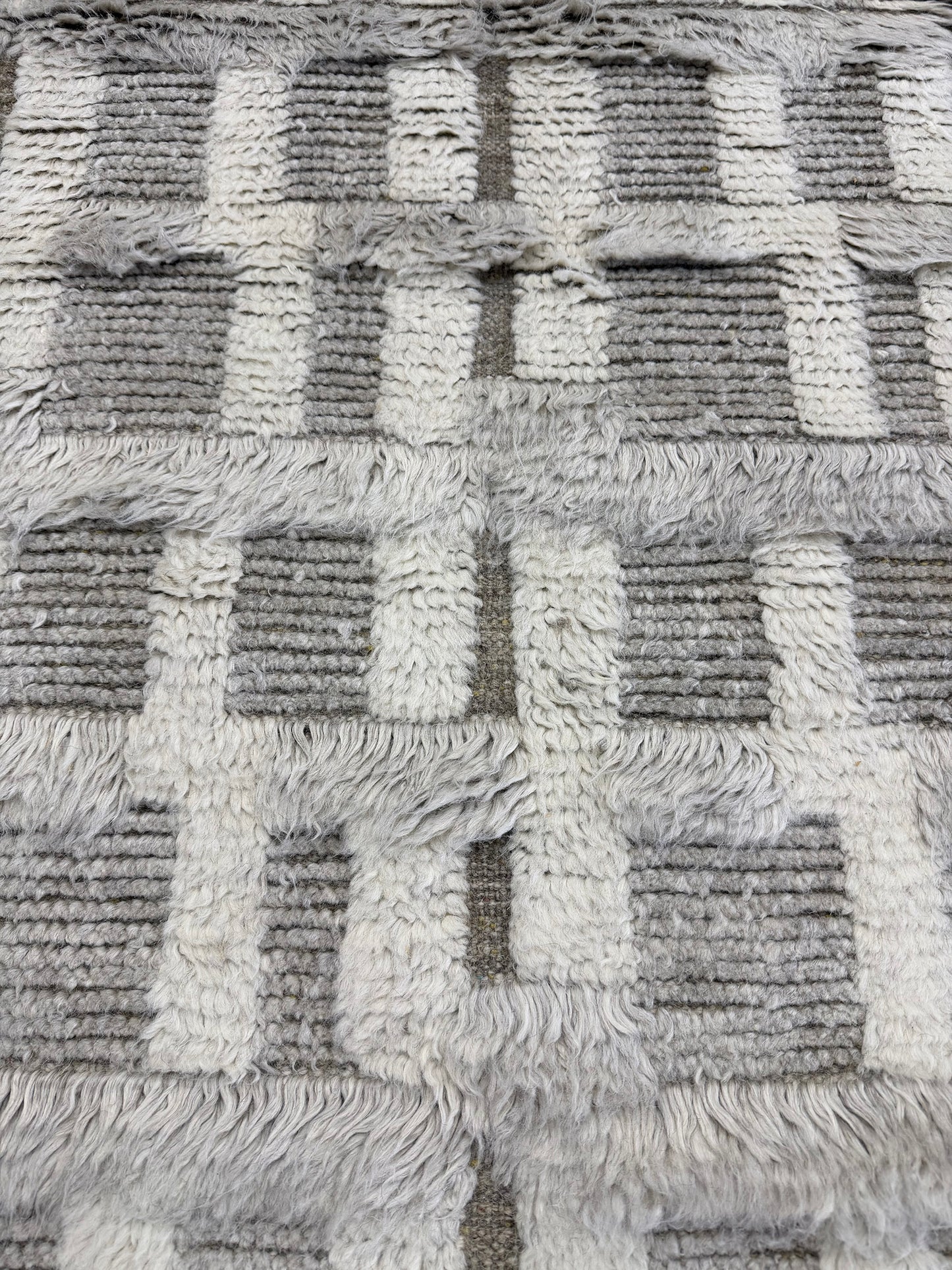Bittern, Sandpiper Collection, Ivory Taupe - close-up of weave texture and pile [#1]