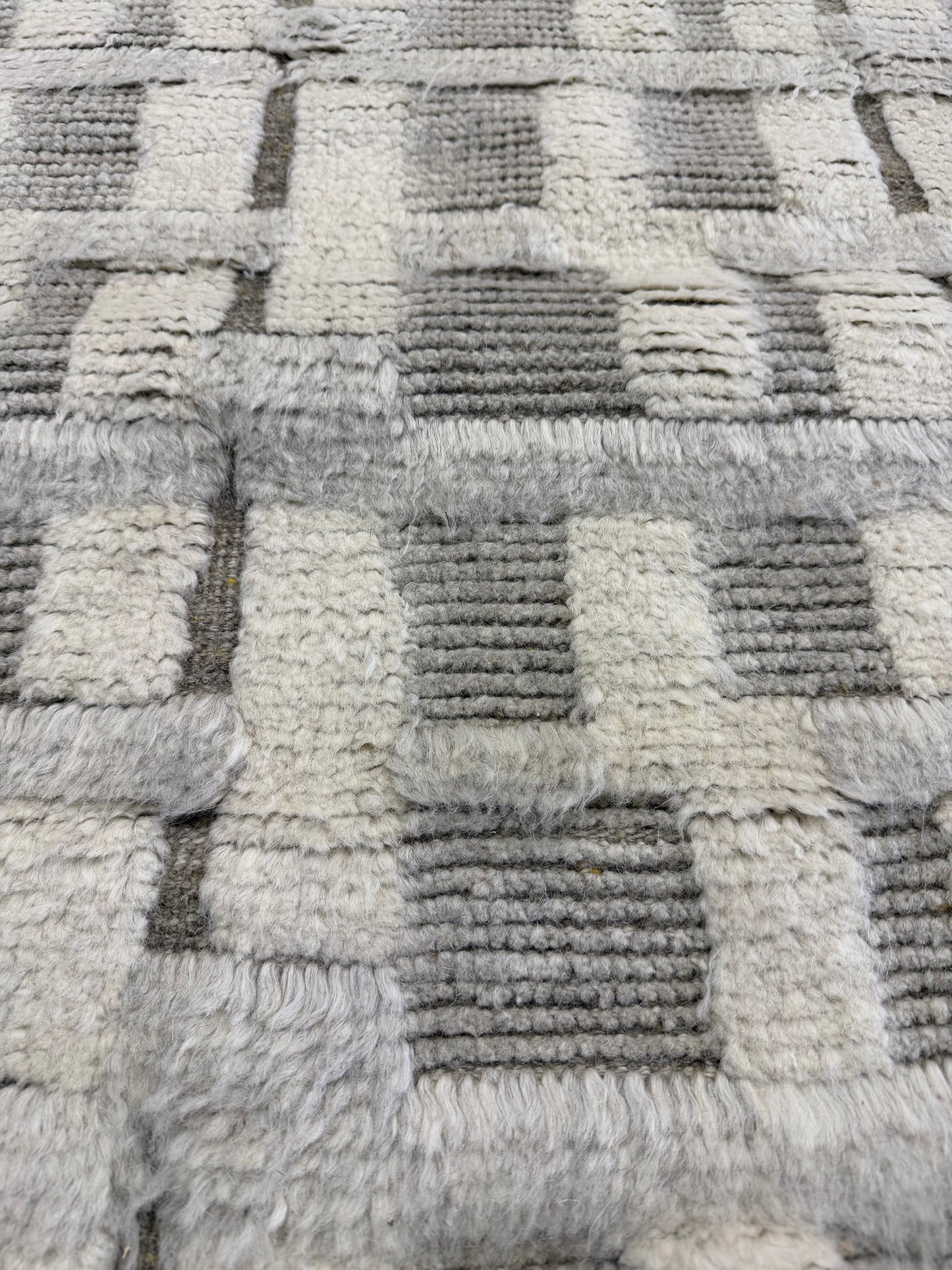 Bittern, Sandpiper Collection, Ivory Taupe - close-up of weave texture and pile [#2]