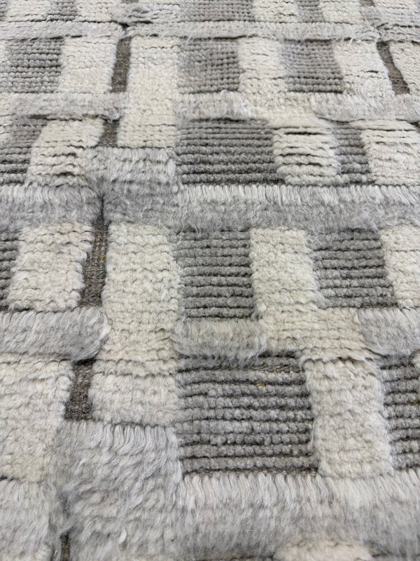 Bittern, Sandpiper Collection, Ivory Taupe - close-up of weave texture and pile [#2]