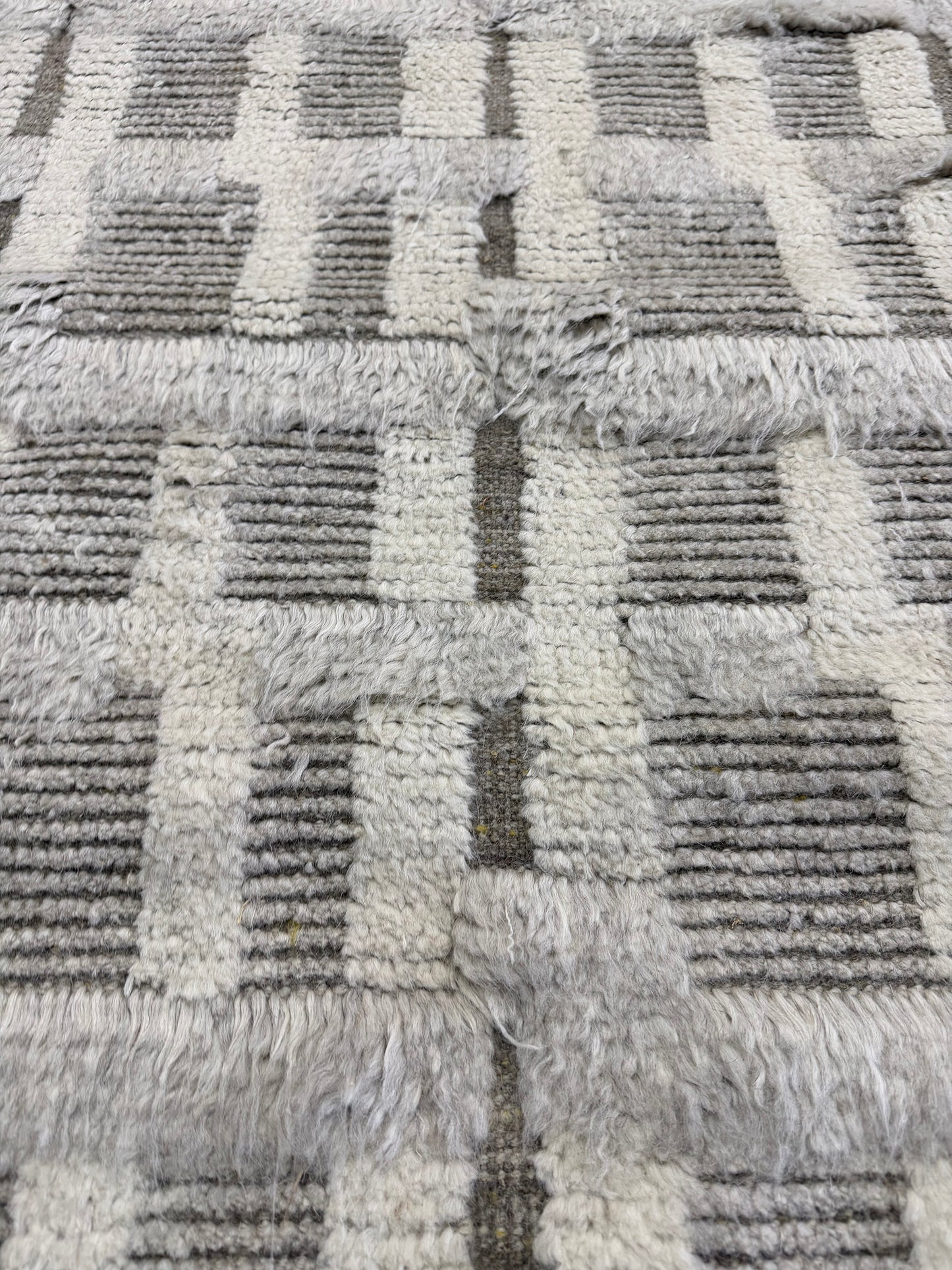 Bittern, Sandpiper Collection, Ivory Taupe - close-up of weave texture and pile [#3]