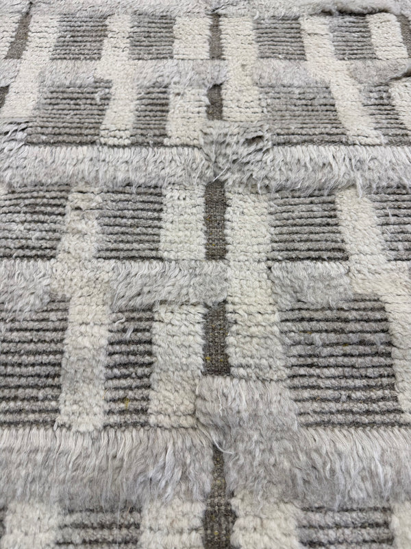 Bittern, Sandpiper Collection, Ivory Taupe - close-up of weave texture and pile [#3]