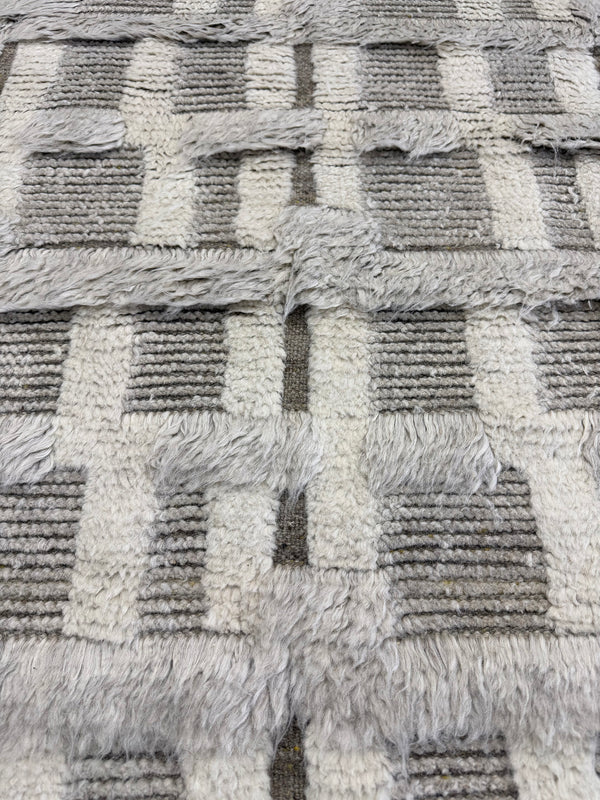 Bittern, Sandpiper Collection, Ivory Taupe - close-up of weave texture and pile [#4]