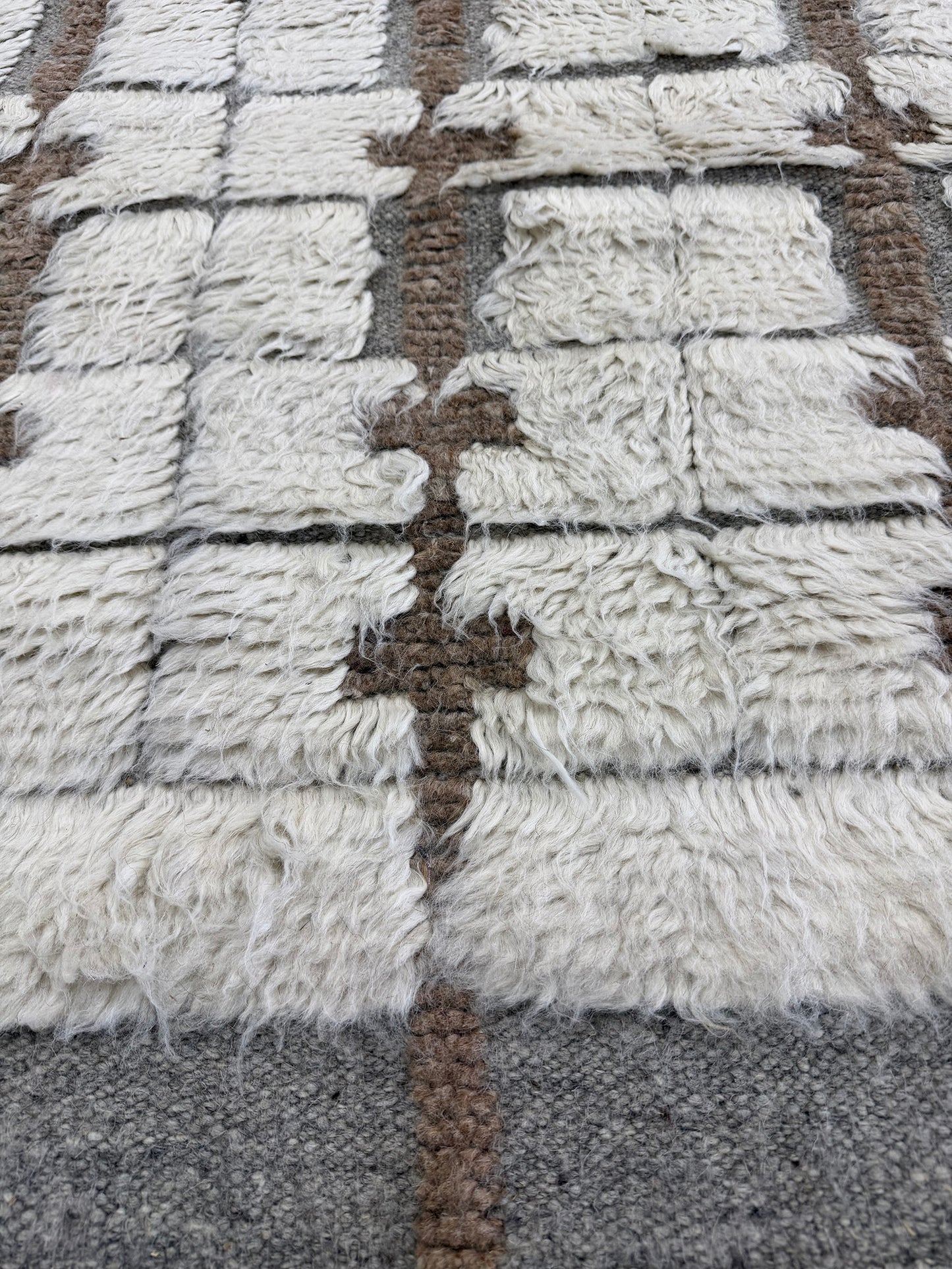 Ibis, Sandpiper Collection, Ivory Clay - close-up of weave texture and pile [#4]