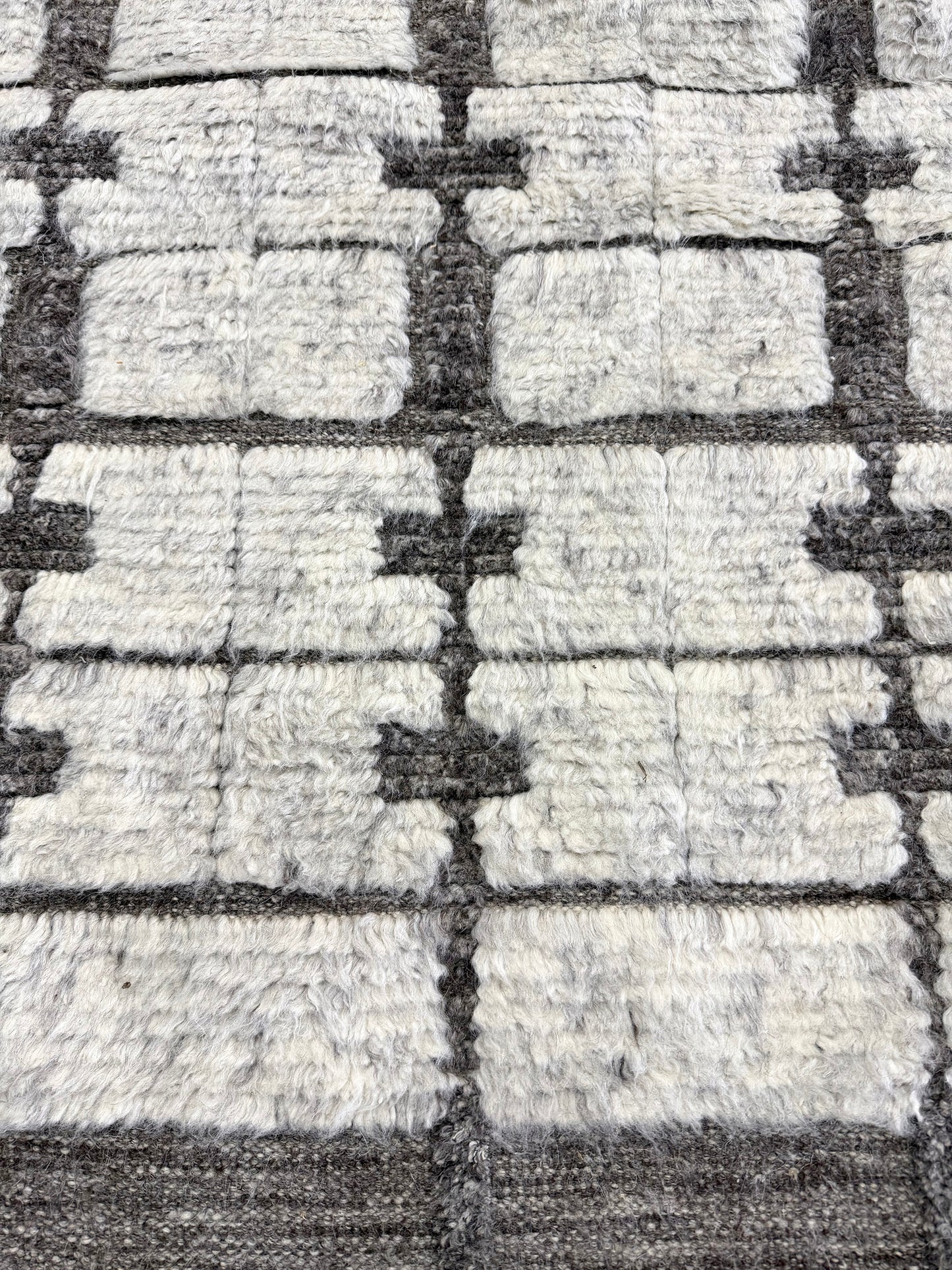 Ibis, Sandpiper Collection, Silver - close-up of weave texture and pile [#3]