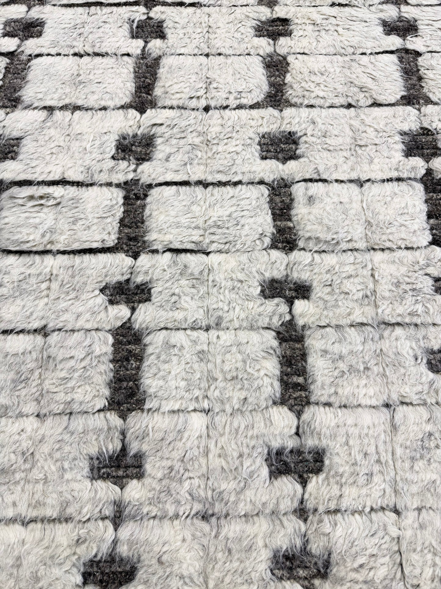 Ibis, Sandpiper Collection, Silver - close-up of weave texture and pile [#4]
