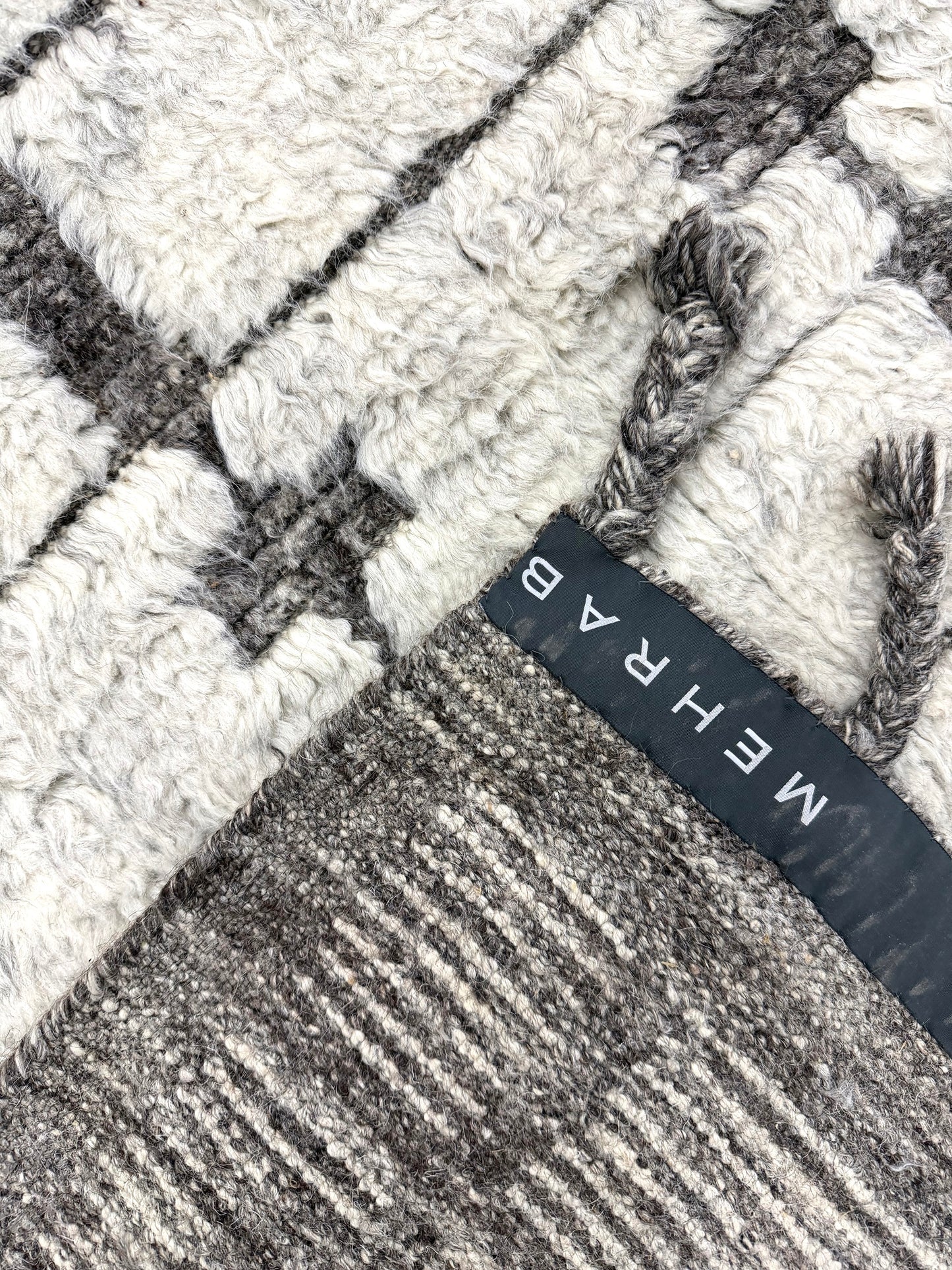 Ibis, Sandpiper Collection, Silver - close-up of weave texture and pile [#5]