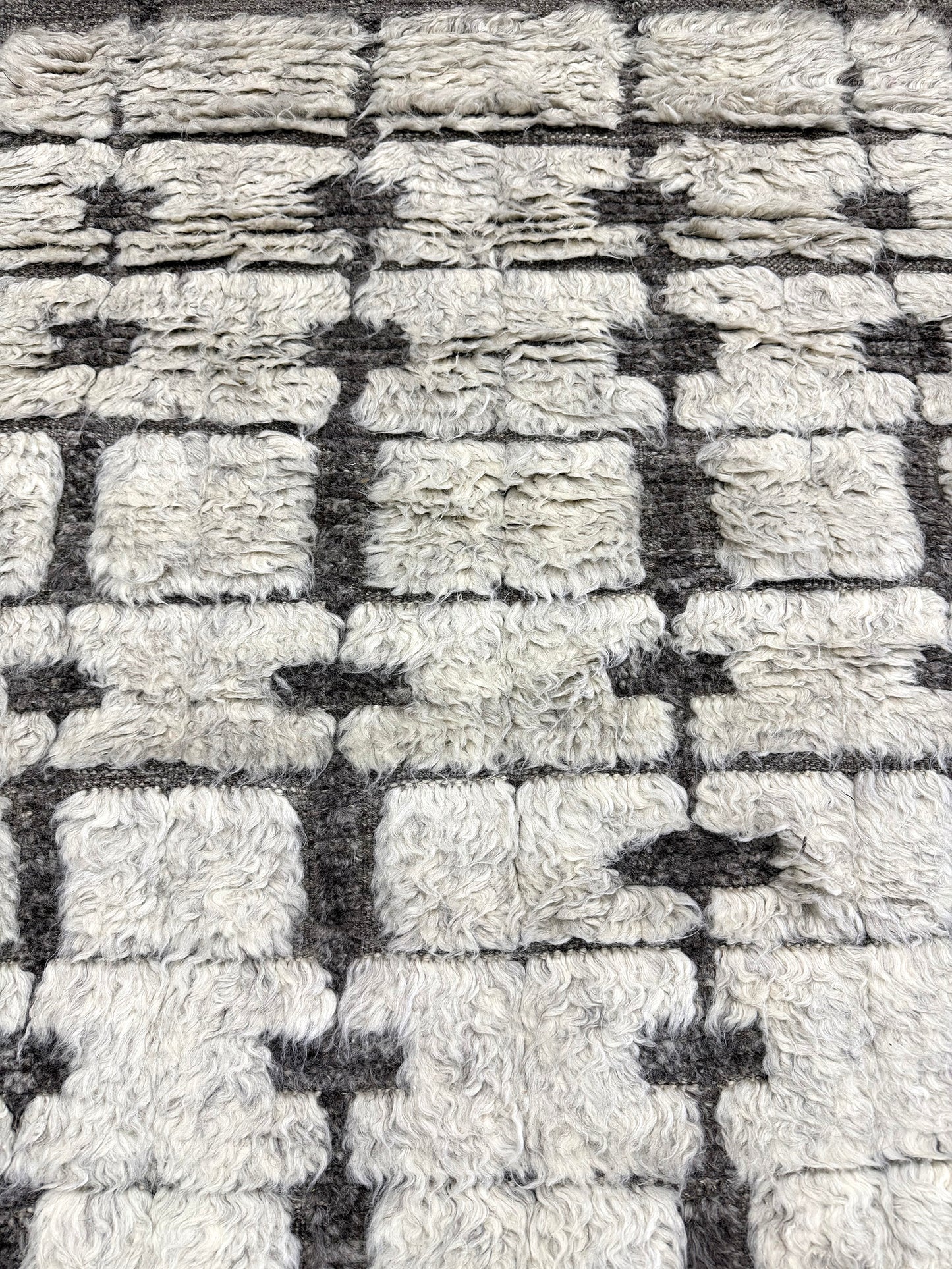 Ibis, Sandpiper Collection, Silver - close-up of weave texture and pile [#7]