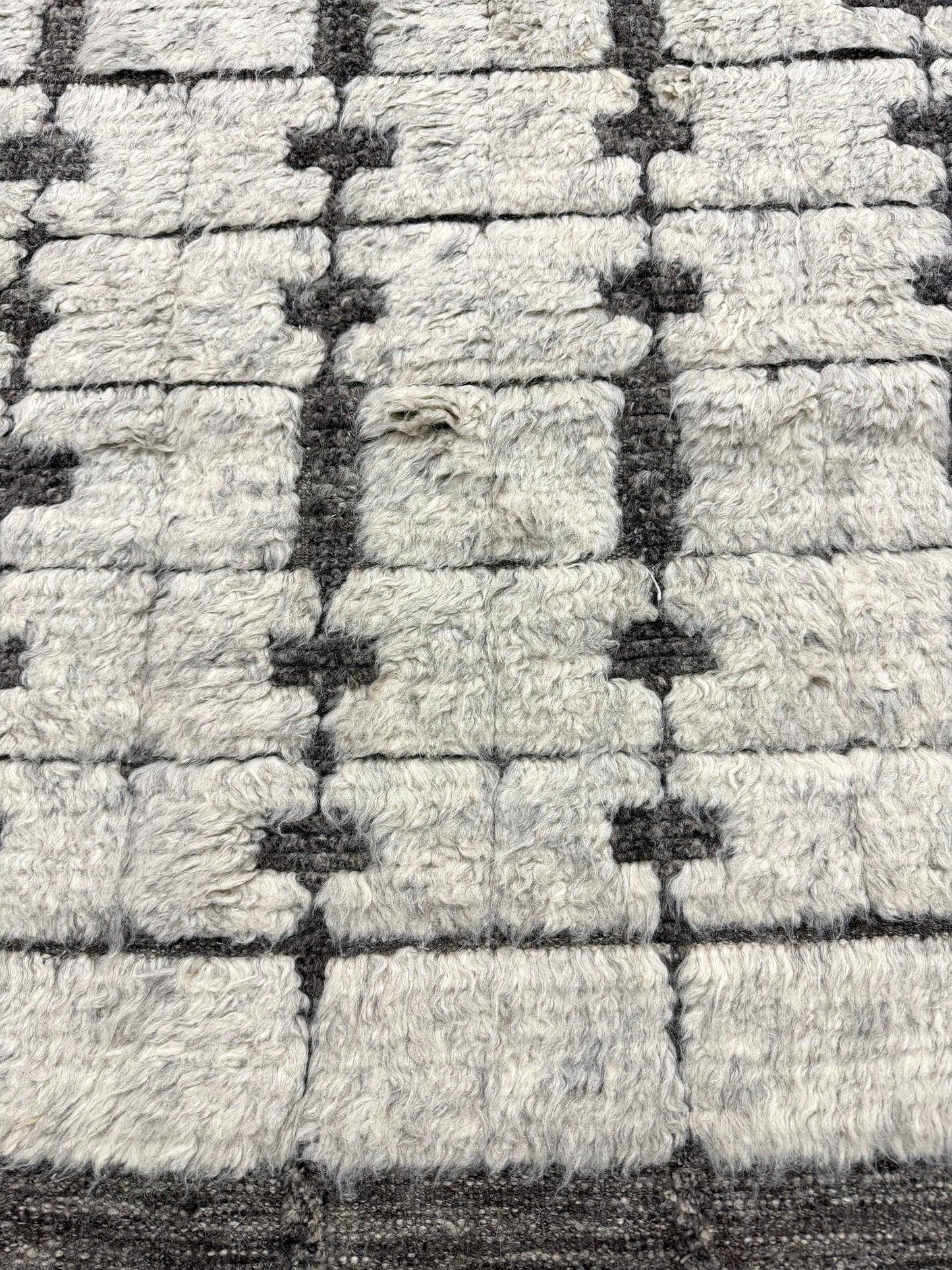 Ibis, Sandpiper Collection, Silver - close-up of weave texture and pile [#8]
