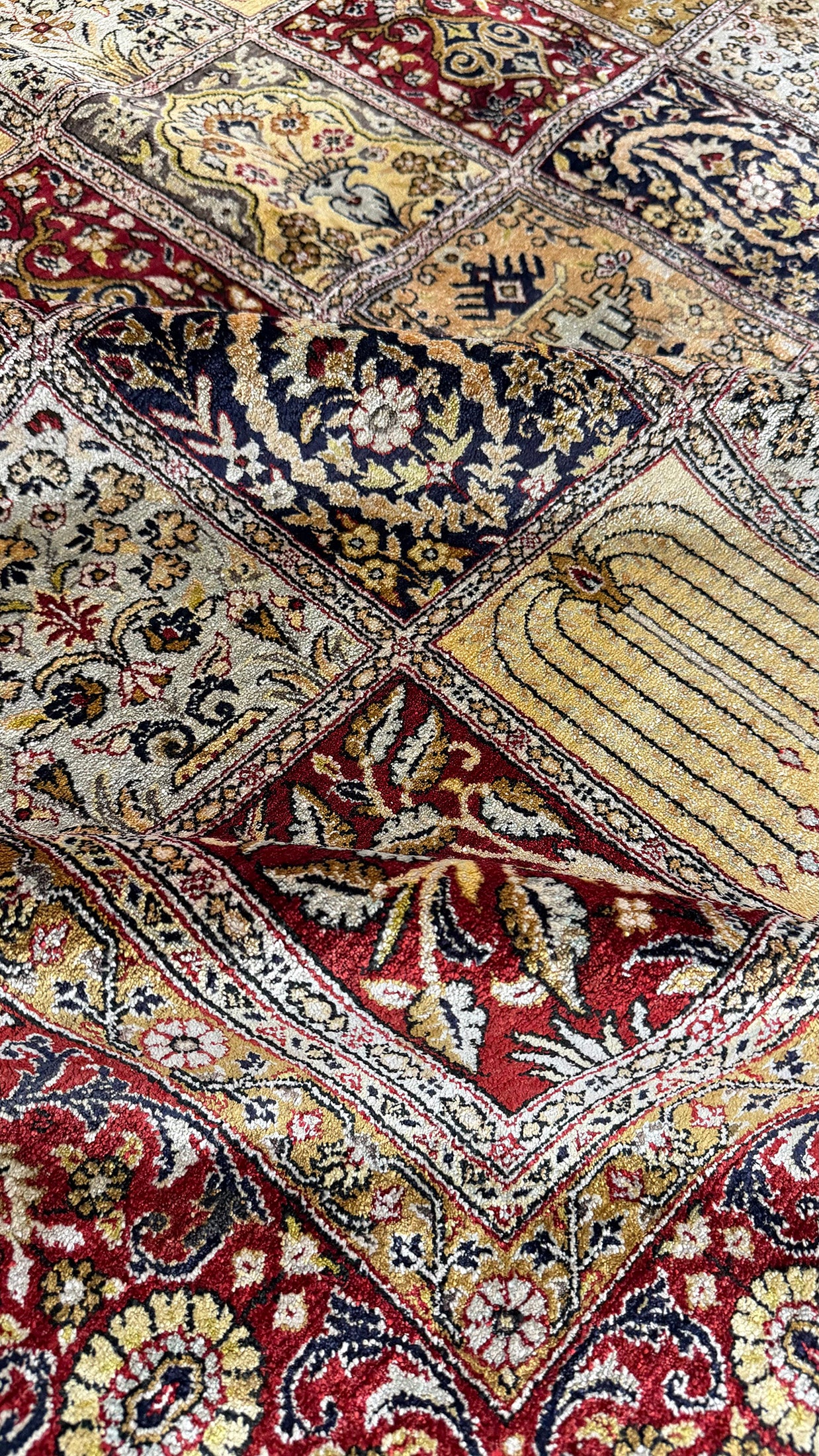 Fine Vintage Pure Silk Qum
