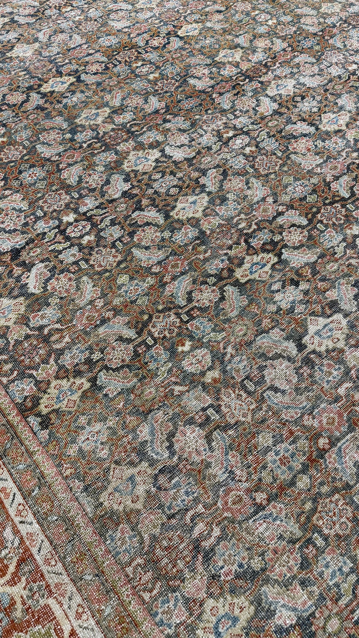 Antique Persian Sultanabad