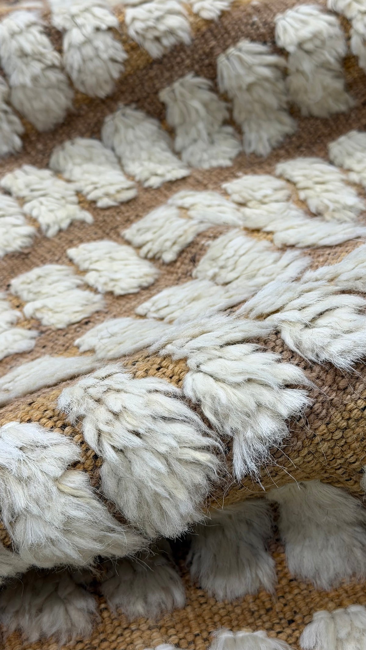 Barguzin Runner, Haute Bohemian, Ivory Rose