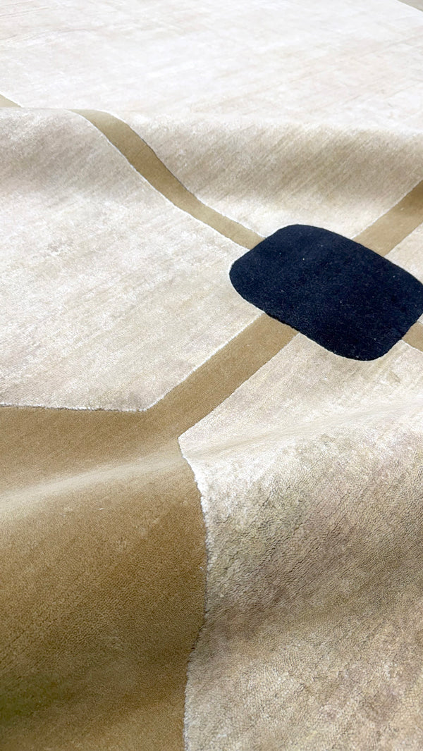 Berlin by Cesar Giraldo, Camel Black