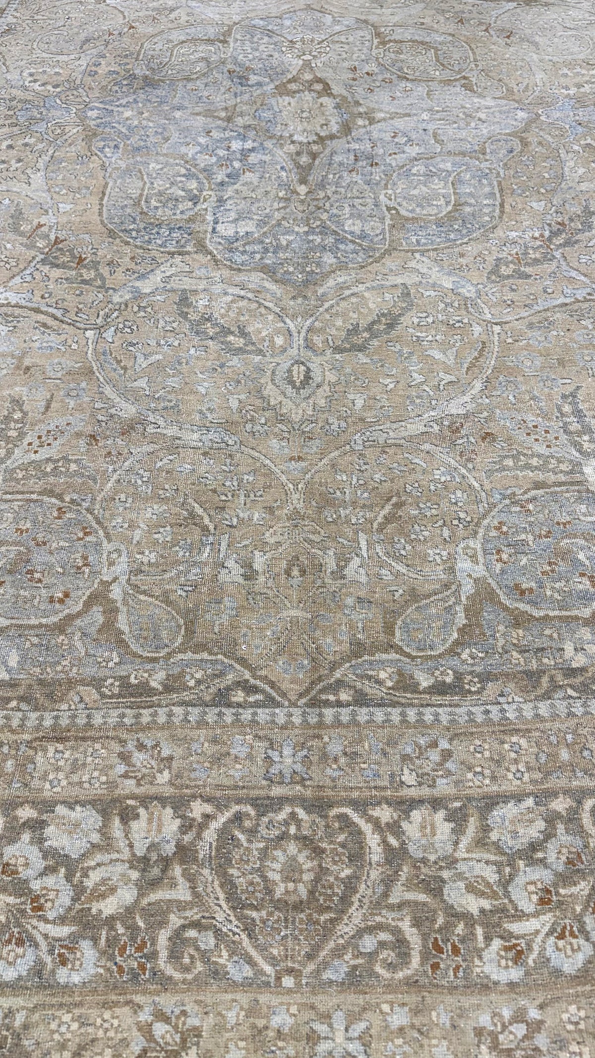 Vintage Persian Tabriz Rug Medallion  Design 57539