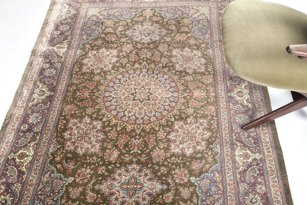 Extra Fine Persian Qum Mirhehdi Pure Silk Rug 59991 - close-up of weave texture and pile