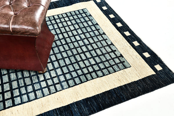 Modern Design Vegetable Dye Rug - close-up of weave texture and pile