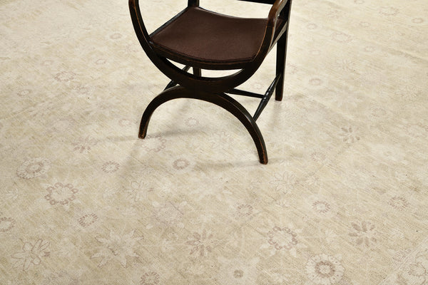 Vintage Style Farahan Design Rug Rapture Collection 10102 - overhead flat lay view