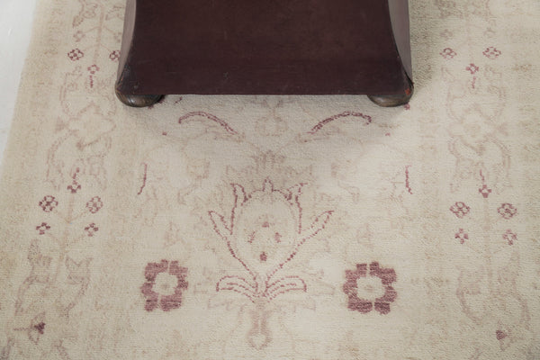 Natural Dye Sultanabad Design Runner Divine - narrow runner - close-up of weave texture and pile [#7]