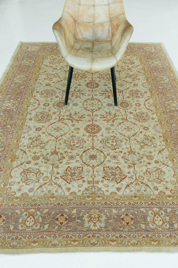 Tabriz Hadji Jalili Style Rug - close-up of weave texture and pile