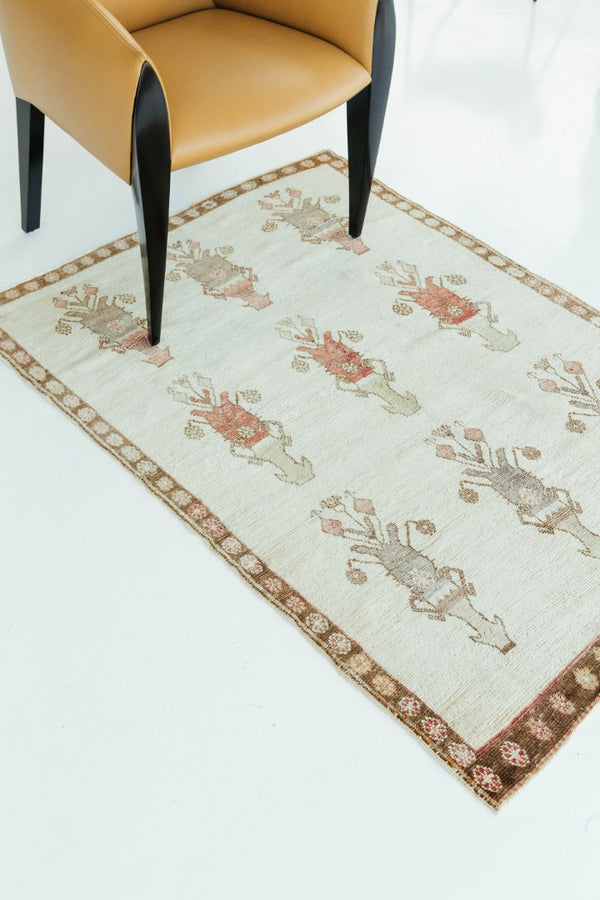 Vintage Turkish Anatolian Rug - hand-knotted in Turkey - detailed border and fringe [#105]