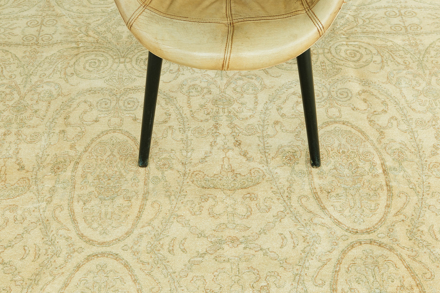 Natural Dye Transitional Rug Design D5161 Fable