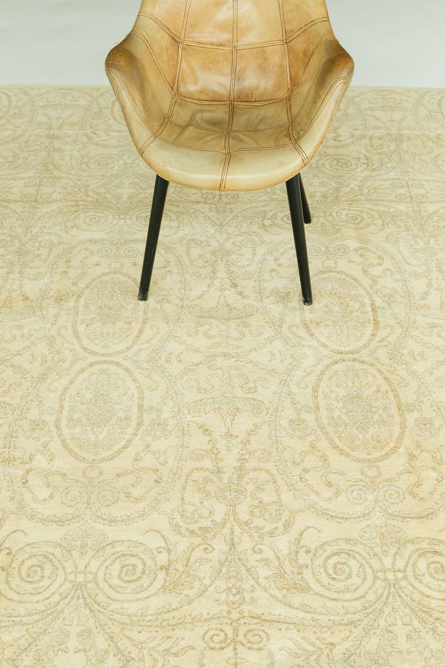 Natural Dye Transitional Rug Design D5161 Fable