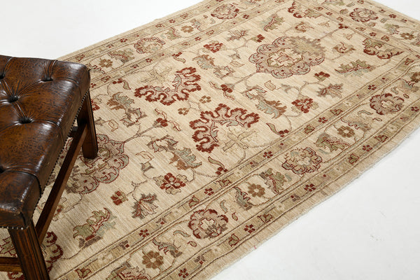 Natural Dye Sultanabad Design Runner Divine - narrow runner - close-up of weave texture and pile (3)