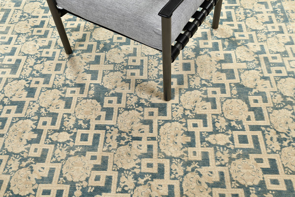 Vintage Style Arts and Crafts Design Rug - detailed border and fringe [#5]