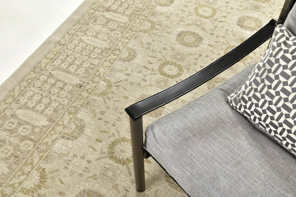 Vintage Style Tabriz Design Rug - close-up of weave texture and pile [#2] (2)