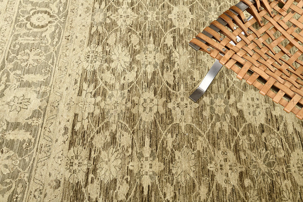 Vintage Style Mahal Revival Rug - artisan revival weave - detailed border and fringe [#1]