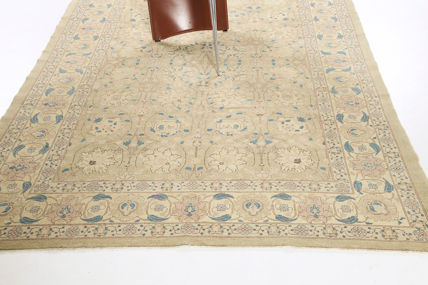 Natural Dye Classic Tabriz Design Rug Fable Collection D368