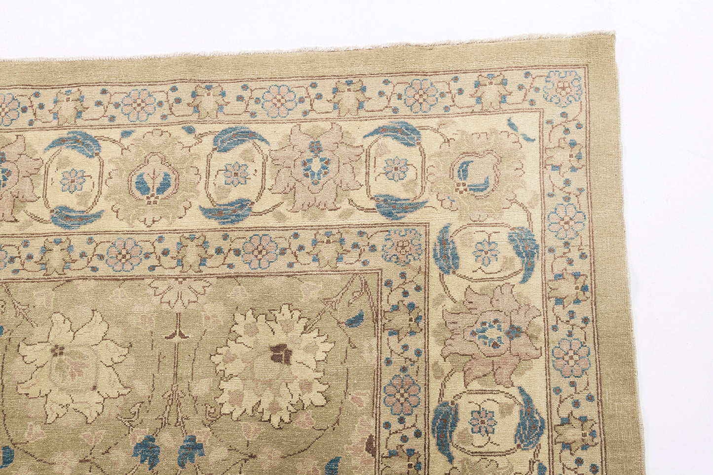 Natural Dye Classic Tabriz Design Rug Fable Collection D368