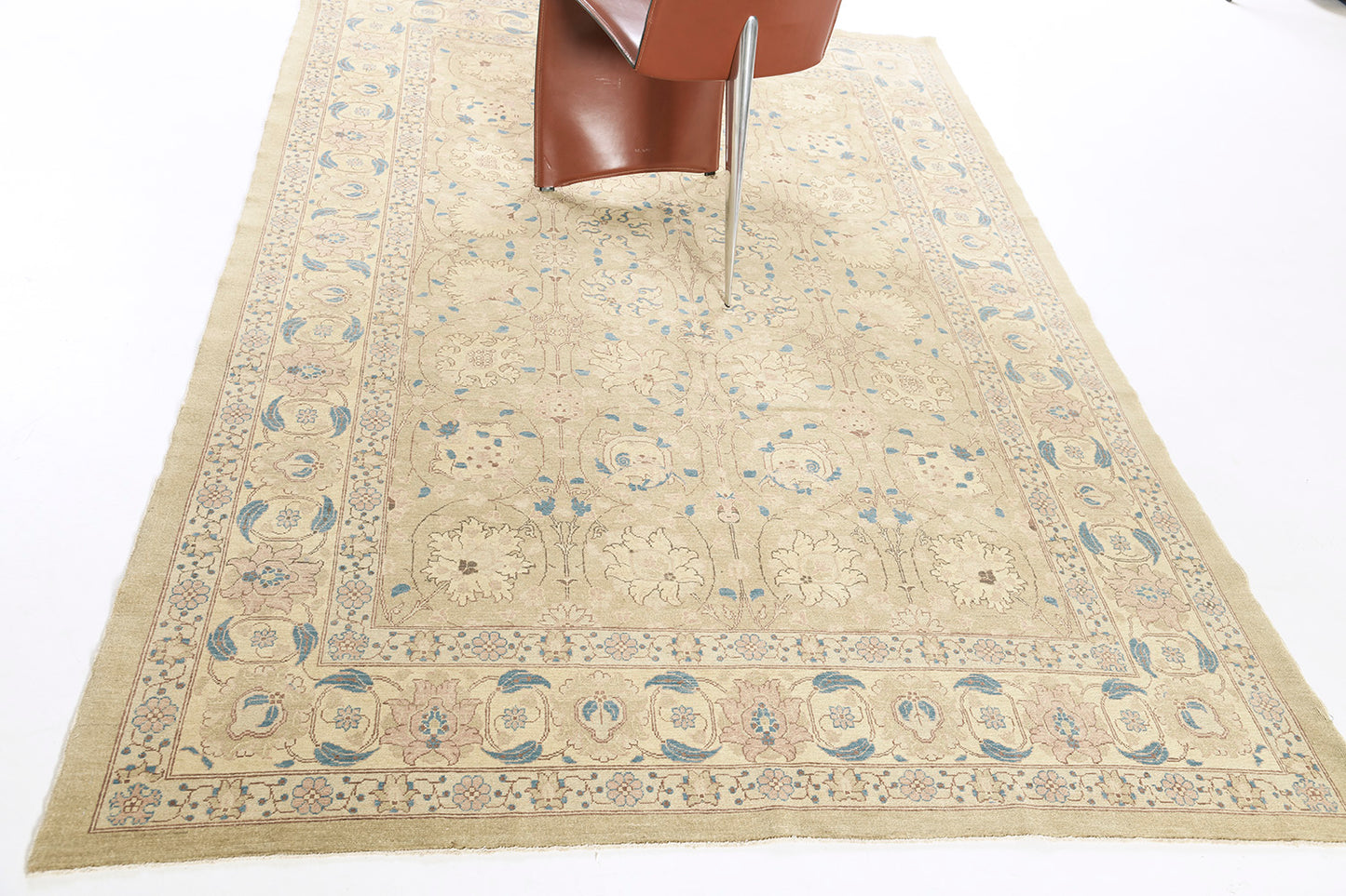 Natural Dye Classic Tabriz Design Rug Fable Collection D368
