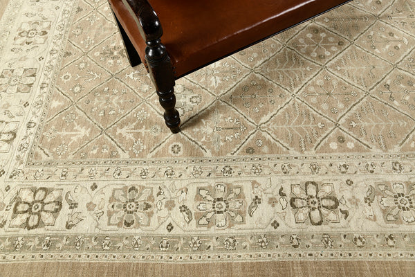 Vintage Style Mahal Panel Design Rug - close-up of weave texture and pile [#2] (2)
