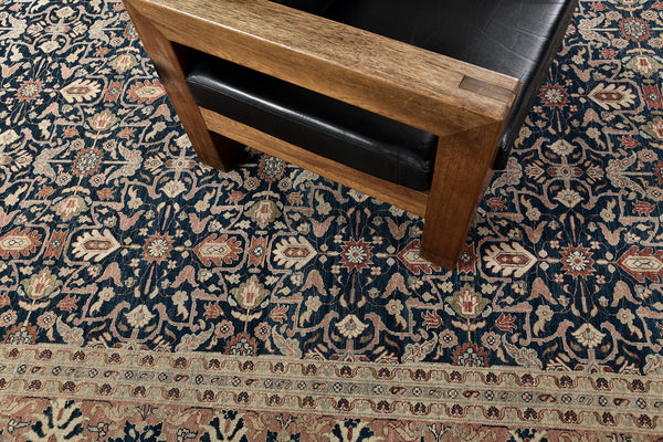Natural Dye Farahan Design Rug Bliss Collection - close-up of weave texture and pile [#2]